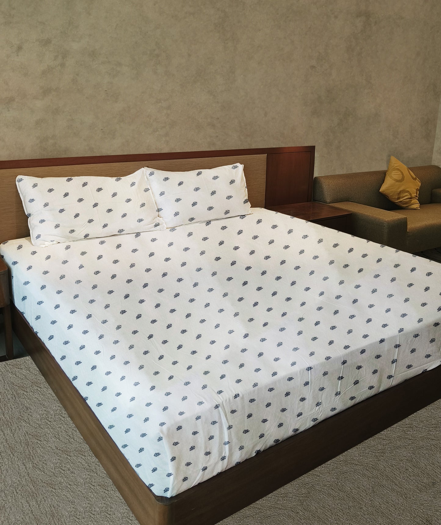 Cotton 300TC Printed Bedsheet - Mediterranean Meadows S (White Black)