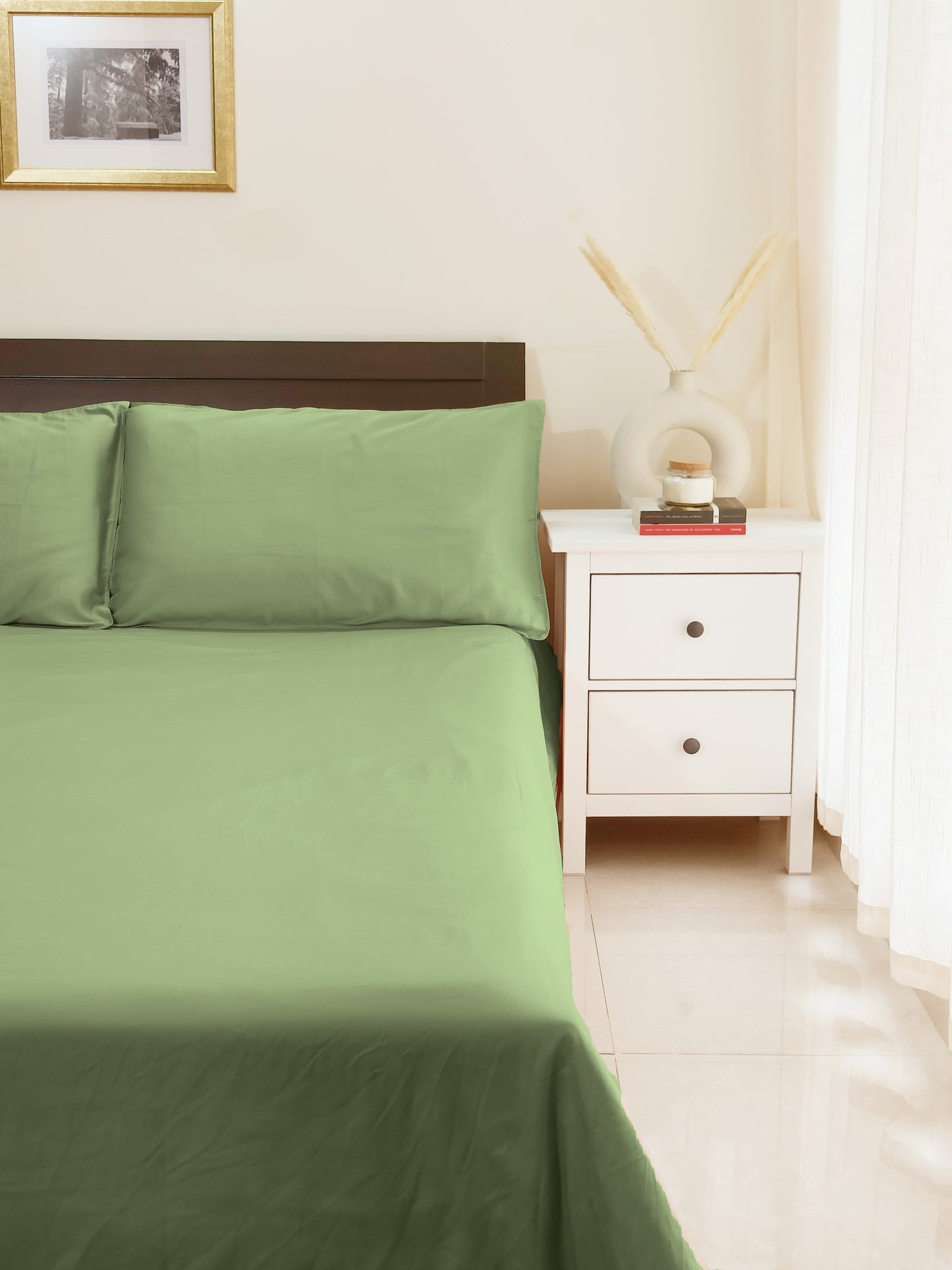 Bamboo Silk 300TC Solid Bedsheet (Avocado Green)