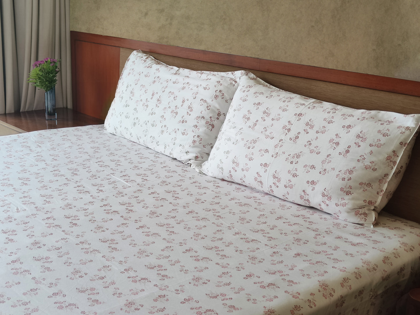 Cotton 300TC Printed Bedsheet - Baroque Bouquets (White Red)